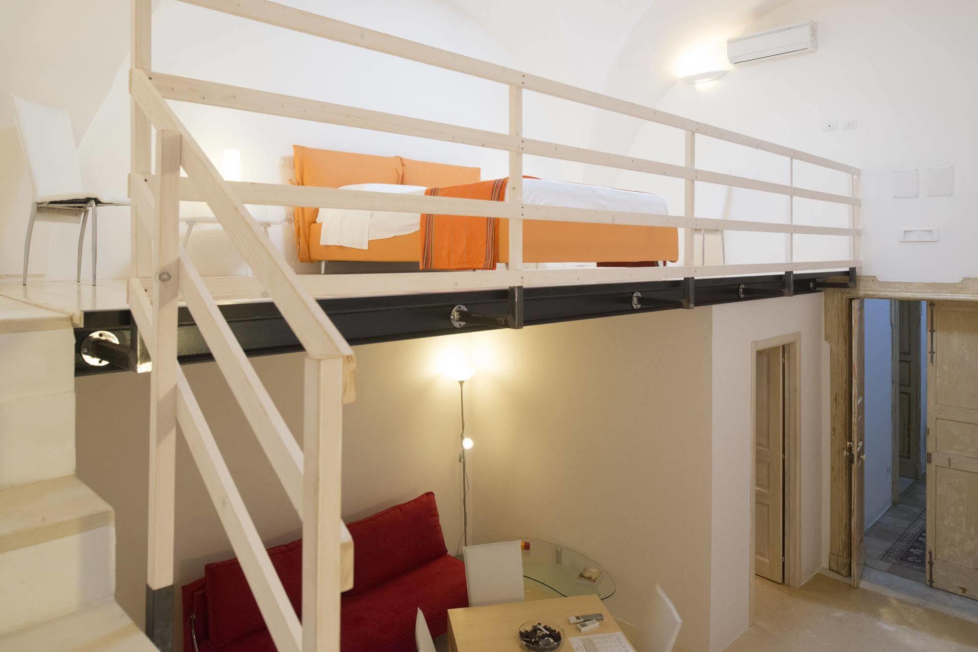 ガリポリ Relais Carlo V - Palazzo Storico Bed & Breakfast エクステリア 写真